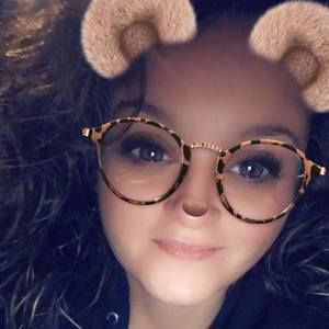 Meet your Posher, Lara